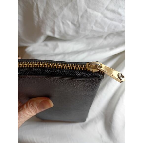 Henri Bendel New York Zip Around Black Leather Wallet Excellent Condition - Picture 7 of 14